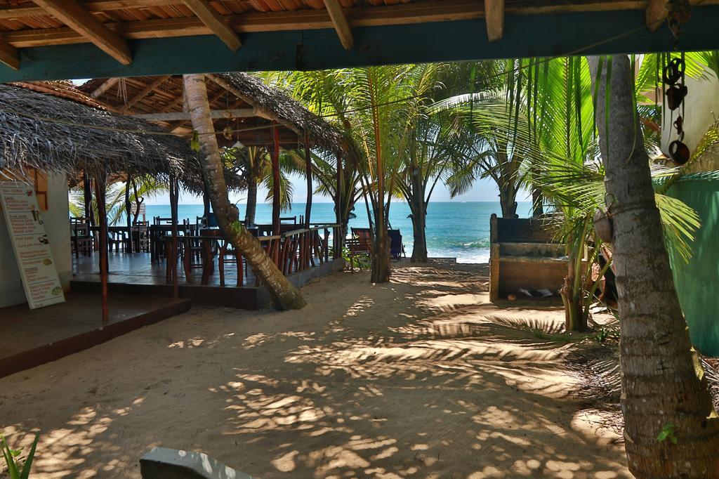 Panorama Rock Cafe Bed & Breakfast Tangalle Exterior photo