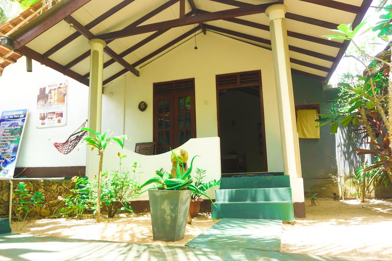 Panorama Rock Cafe Bed & Breakfast Tangalle Exterior photo