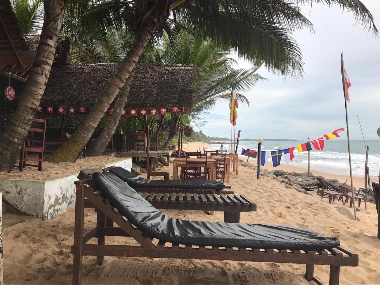 Panorama Rock Cafe Bed & Breakfast Tangalle Exterior photo